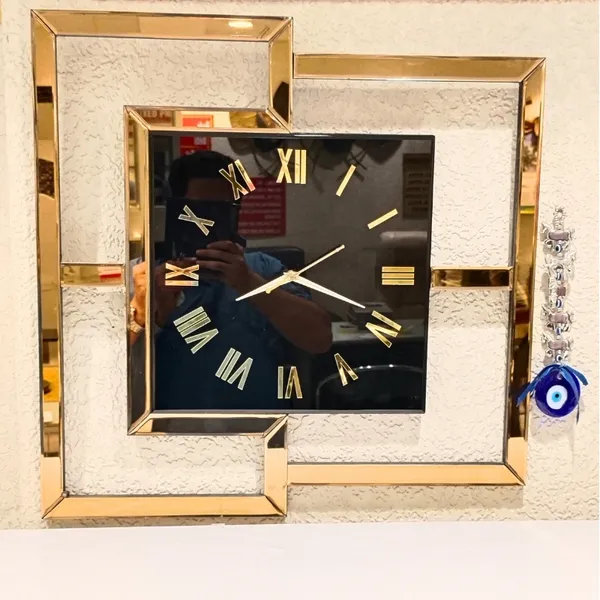 Square_Design_Mirror_Wall_Clock_Gold_Color