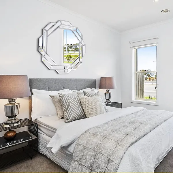 Luxury_Round_Venetian_Modern_Wall_Mirror_32x32_Inch