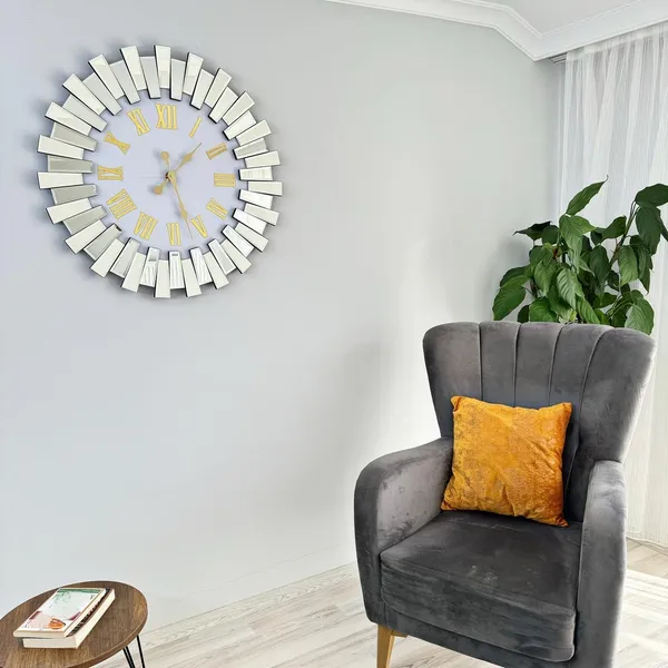 Up_Down_Gray_And_White_Dial_Roman_Golden