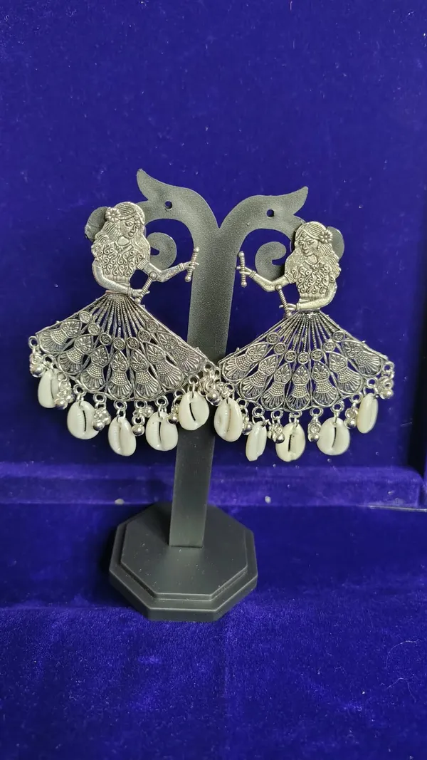 Oxidized_Metal_Garba_Girl_Cowrie_Shell_Drop_Earrings_For_Women