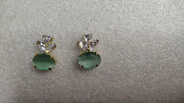 Mint_Green_Crystal_Cat_Eye_Oval_Marquise_Stud_Earrings_For_Women