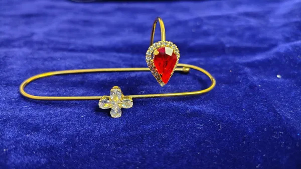 Gold_Crystal_Teardrop_Open_Bangle_Bracelet_For_Women
