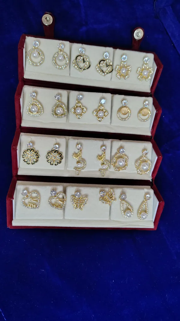 Pearl_Crystal_Gold_12_Pairs_Earring_Set_In_Red_Velvet_Box_For_Women