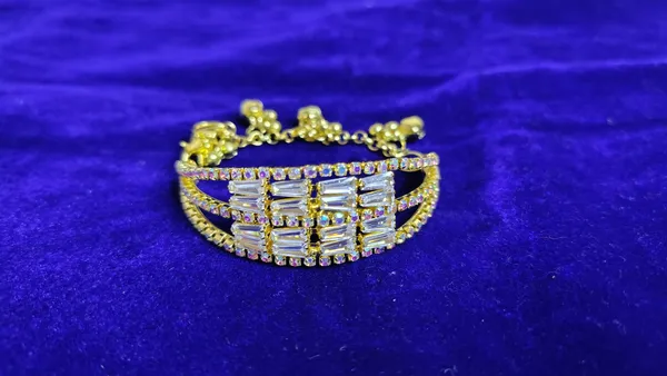 Gold_Crystal_Baguette_Bracelet_With_Ghungroo_Charm_For_Kids