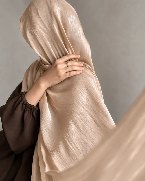 Golestan-Hijabs-sand_crean