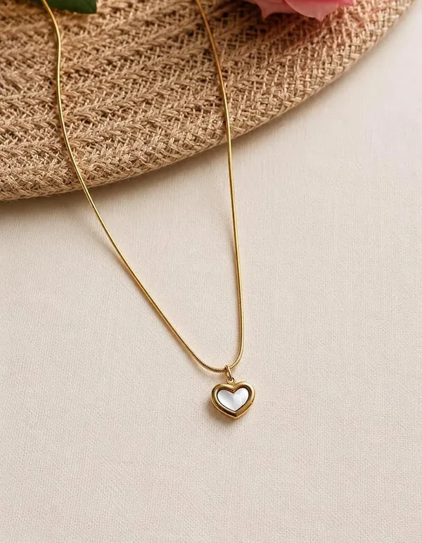 Gold_Stainless_Steel_Heart_Pendant_Necklace_For_Women