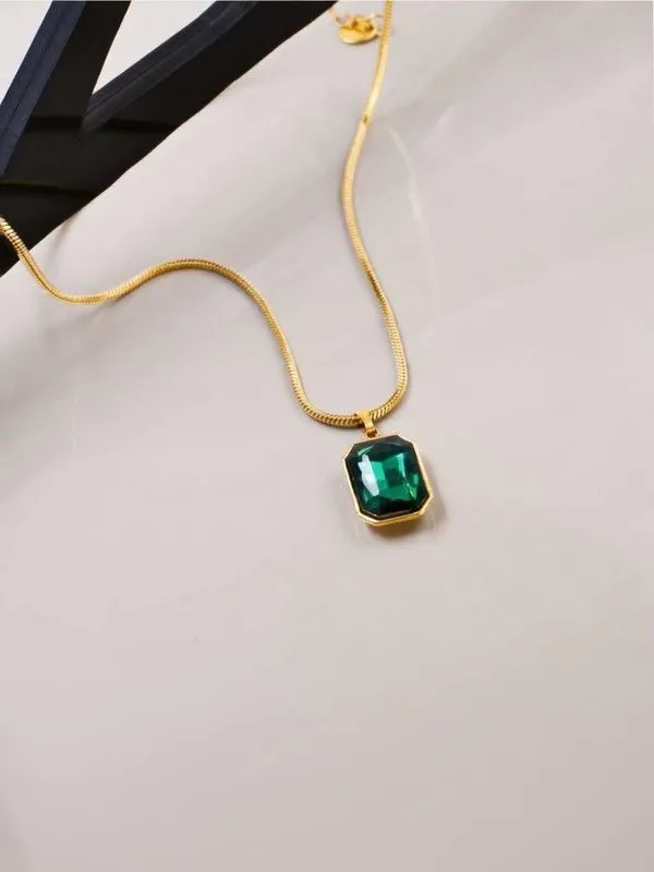 Green_&_Gold_Stainless_Steel_Emerald_Pendant_Necklace_For_Women