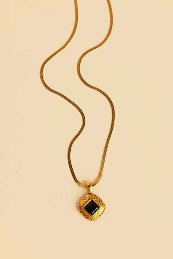 Black_&_Gold_Stainless_Steel_Statement_Pendant_Necklace_For_Women