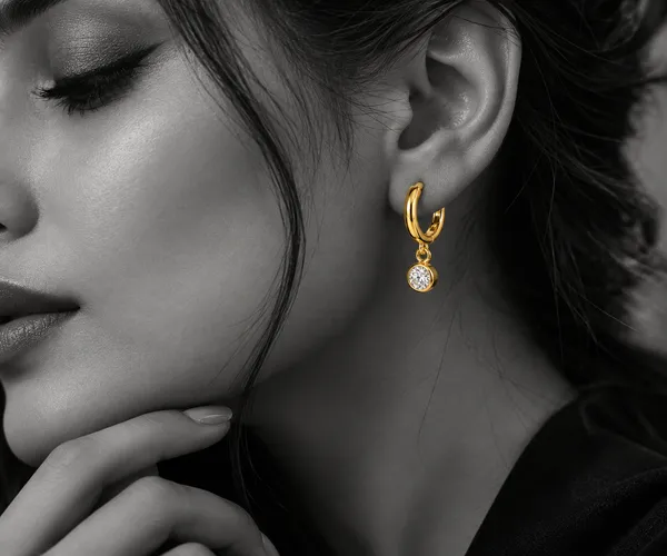 Aurelia_18k_Gold_Plated_Crystal_Hoop_Earrings_Default_Title