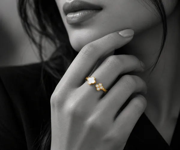 Celeste_18k_Gold_Plated_White_Clover_Open_Ring_Default_Title