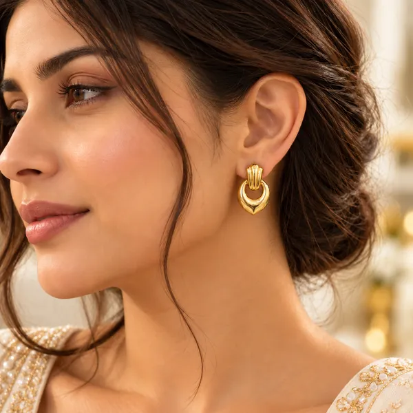 Sculpted_Heart_Hoop_Earrings_18k_Gold_Plated_Default_Title