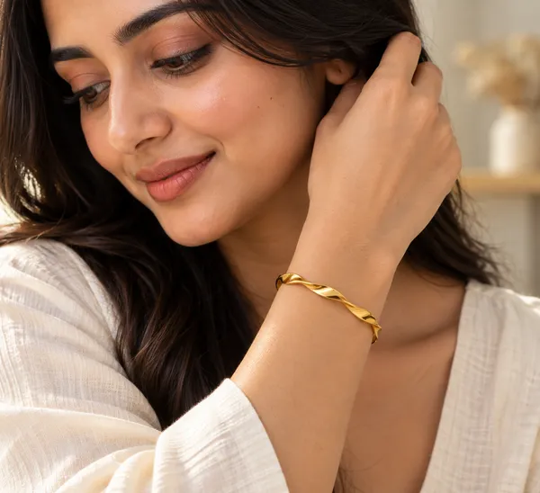 Twisted_Wave_Bangle_18k_Gold_Plated_Default_Title