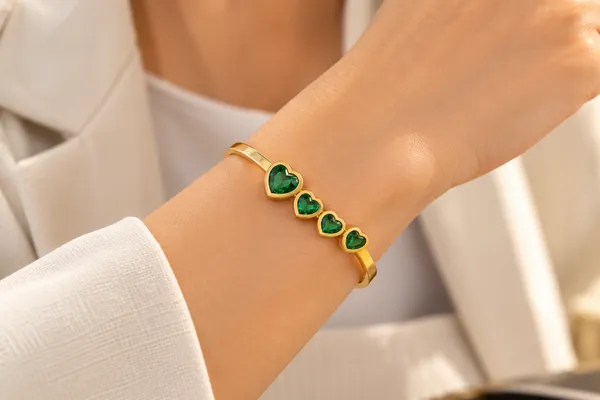 Emerald_Heart_Bangle_18k_Gold_Plated_Default_Title