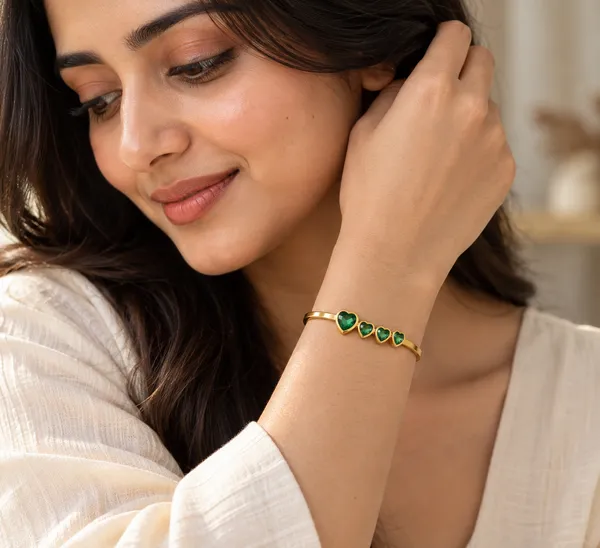 Emerald_Heart_Bangle_18k_Gold_Plated_Default_Title