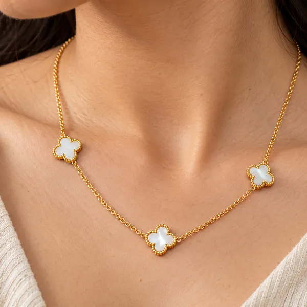 Clover_Charm_Necklace_18k_Gold_Plated_Default_Title