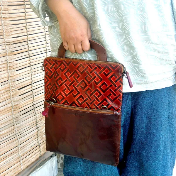 Versatile_Convertible_Bag_-_Eternity_Knot