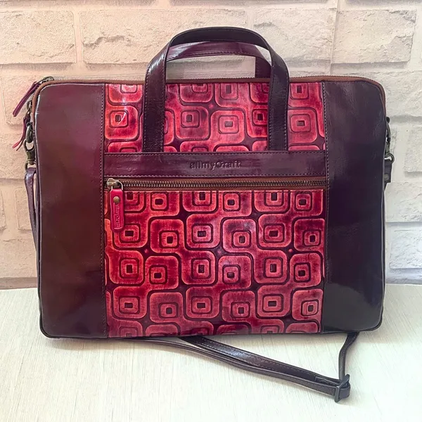 Laptop_Messenger_Bag_-_Swastik