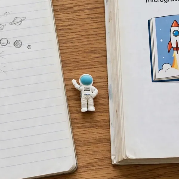 Mini_Astronaut_Space_Eraser_For_Kids_Cute_Cartoon_Astronaut_Shape_Eraser_Default_Title