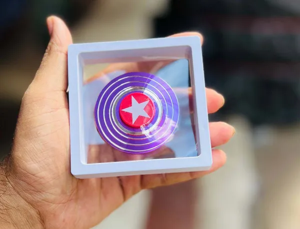Spinner_C_Ptain_America_Shield_Metal_Fidget_Default_Title