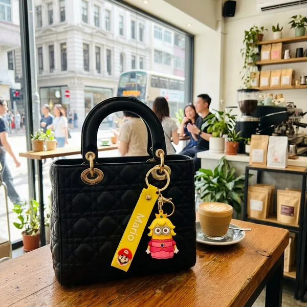 Keychain_Minion_Dressed_As_Princess_Peach_Default_Title