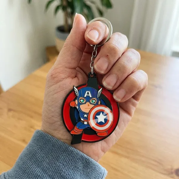 Keychain_C_Ptain_Americ_Rotating_Metal_Default_Title