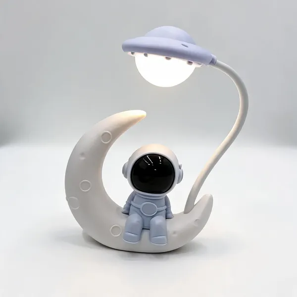 Astronaut_Theme_Kids_Desk_Lamp