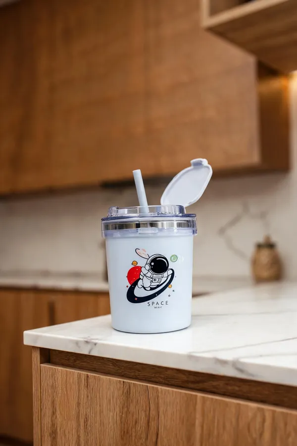 Stainless_Steel_Astronaut_Insulated_Travel_Mug_With_Straw