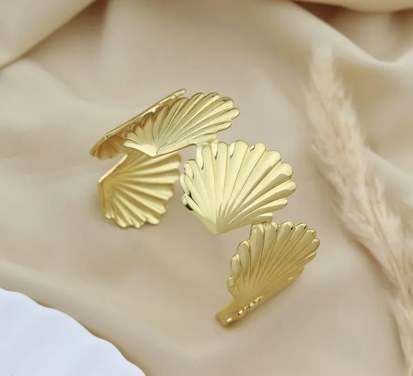 Gold_Shell_Design_Ear_Cuff_For_Women