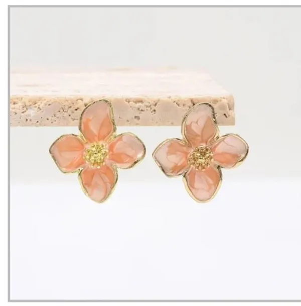 Pearl_Orange_Floral_Stud_Earrings_For_Women