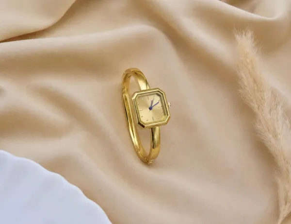 Gold_Tone_Square_Dial_Bracelet_Watch_For_Women