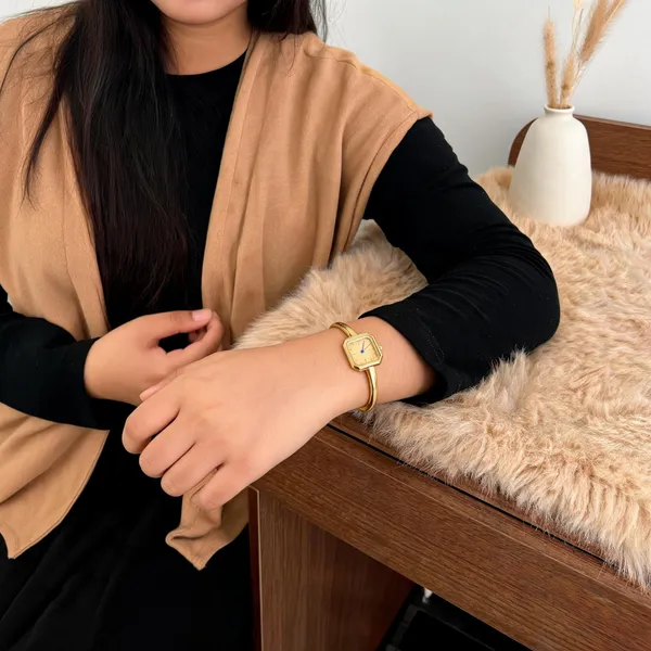 Gold_Tone_Square_Dial_Bracelet_Watch_For_Women