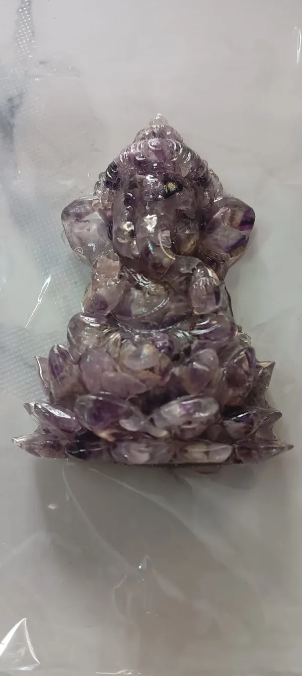 Amethyst_Crystal_Ganesha_Statue_on_a_Lotus_Seat