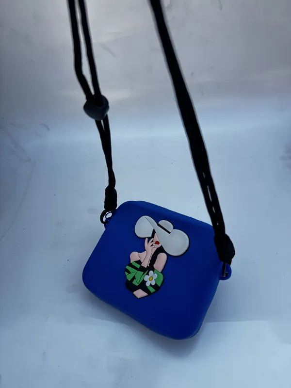 Blue_Silicone_Sling_Bag_For_Kids
