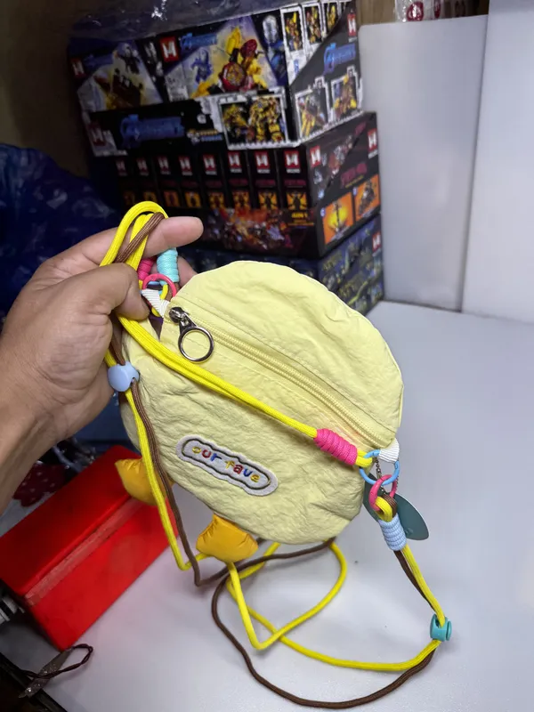 Animal-Shaped_Soft_Crossbody_Bag_Soft_Soft_Crossbody_Bag_with_Adjustable_Cord_Strap_Lightweight_Furry_Animal_Doll_Purse_for_Everyday_Outings,_Travel_Duck