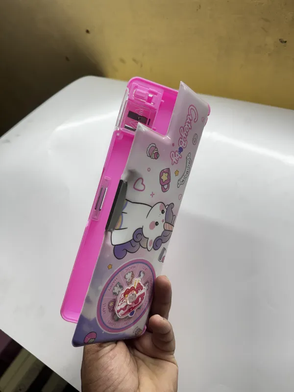 Pink_Plastic_Pencil_Box_For_Kids