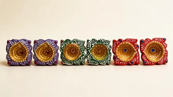 Clay_Festive_Floral_Hand-Painted_Decorative_Diya_Set