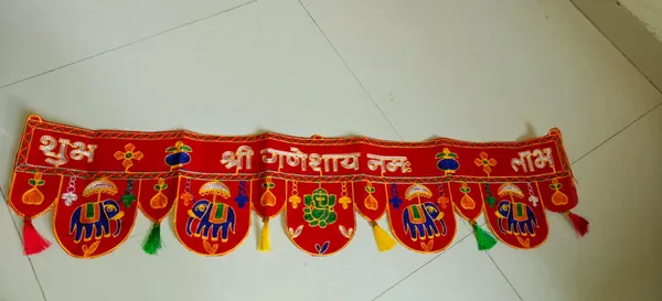 Red_Embroidered_Religious_Door_Toran_With_Ganesh_Motif