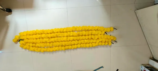 Yellow_Marigold_Style_Decorative_Flower_Garland