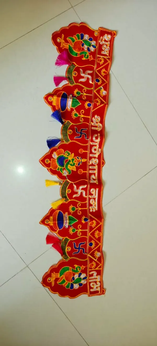 Embroidered_Religious_Motif_Door_Toran