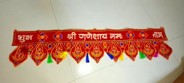 Embroidered_Religious_Red_Door_Toran