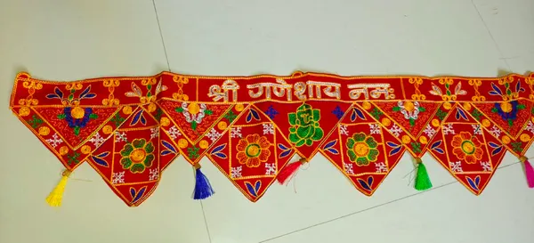 Red_Embroidered_Ganesh_Decorative_Door_Toran