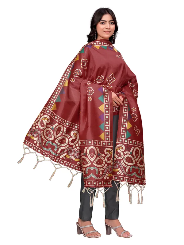 Bandhani_Printed_Art_Silk_Dupatta_For_Women_With_Tassels_Maroon