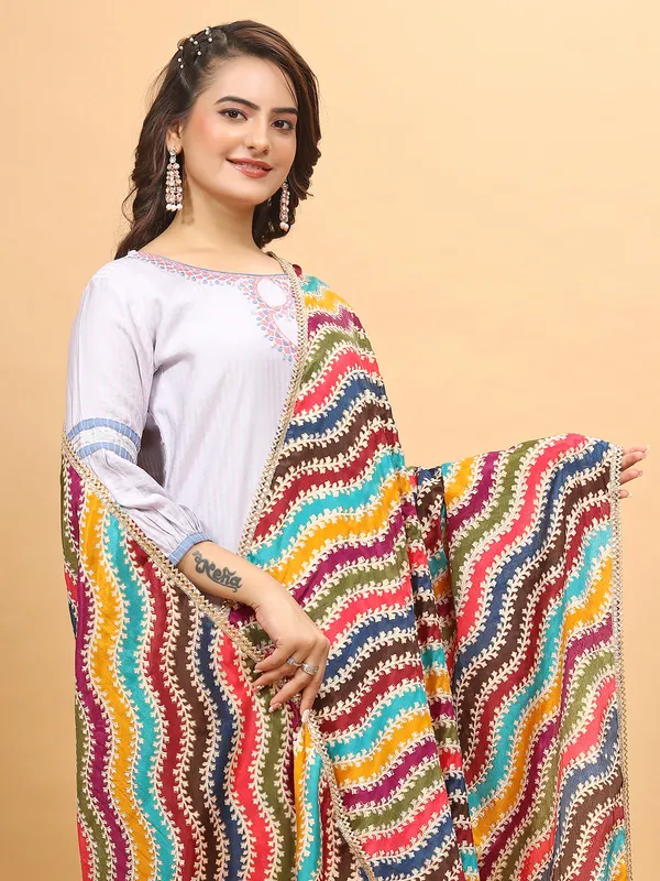Chinon_Dupatta_With_Digital_Foil_Print_And_Lace_Border_Laheriya