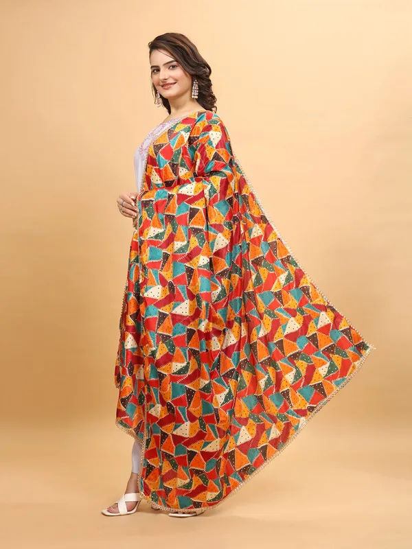 Chinon_Dupatta_With_Digital_Foil_Print_And_Lace_Border_Multicolor_3