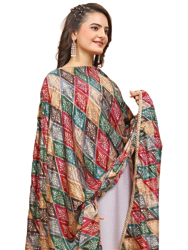 Chinon_Dupatta_With_Digital_Foil_Print_And_Lace_Border_Kajukatri