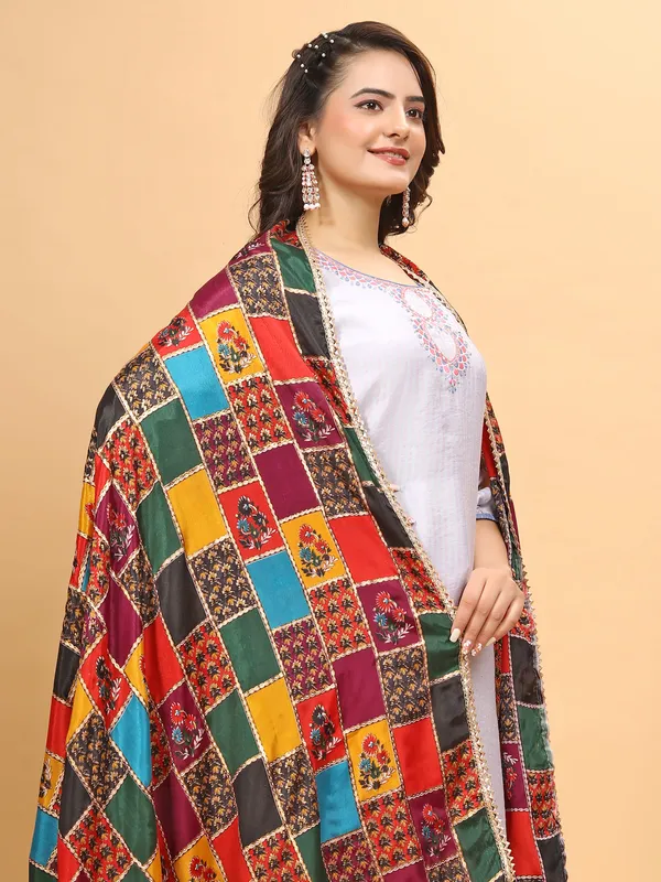 Chinon_Dupatta_With_Digital_Foil_Print_And_Lace_Border_Multicolor_2