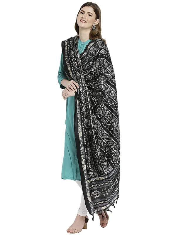 Cotton_Silk_Dupatta_With_Bagru_Style_Print_And_Tassels_Black