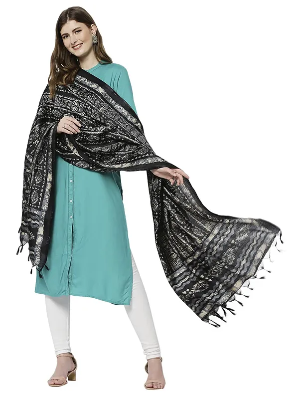 Cotton_Silk_Dupatta_With_Bagru_Style_Print_And_Tassels_Black