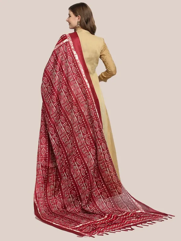 Cotton_Silk_Dupatta_With_Bagru_Style_Print_And_Tassels_Red
