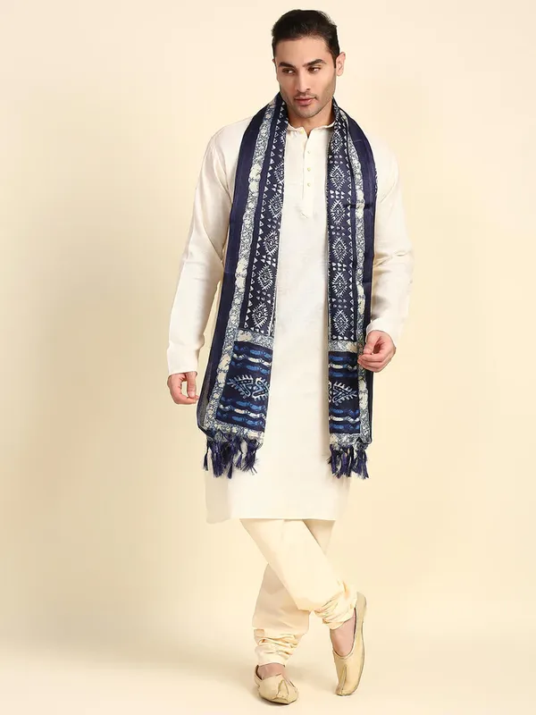 Men_S_Cotton_Silk_Dupatta_With_Bagru_Style_Print_And_Tassels_Blue